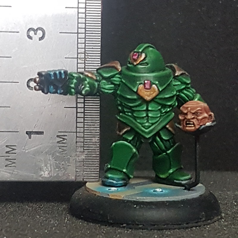 Sharclon Officer with Destructor Pistol - Click Image to Close